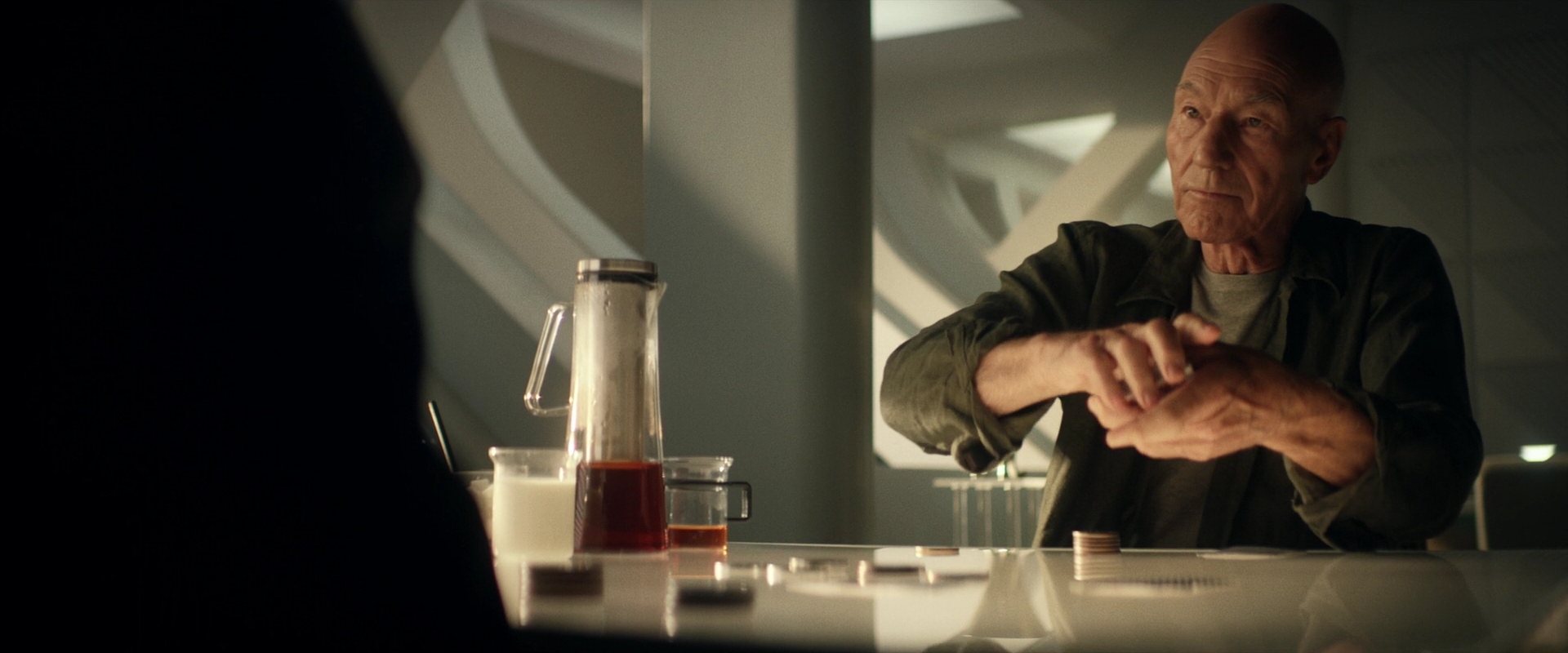 extant_StarTrek_PIC_1x01-Remembrance_0129.jpg