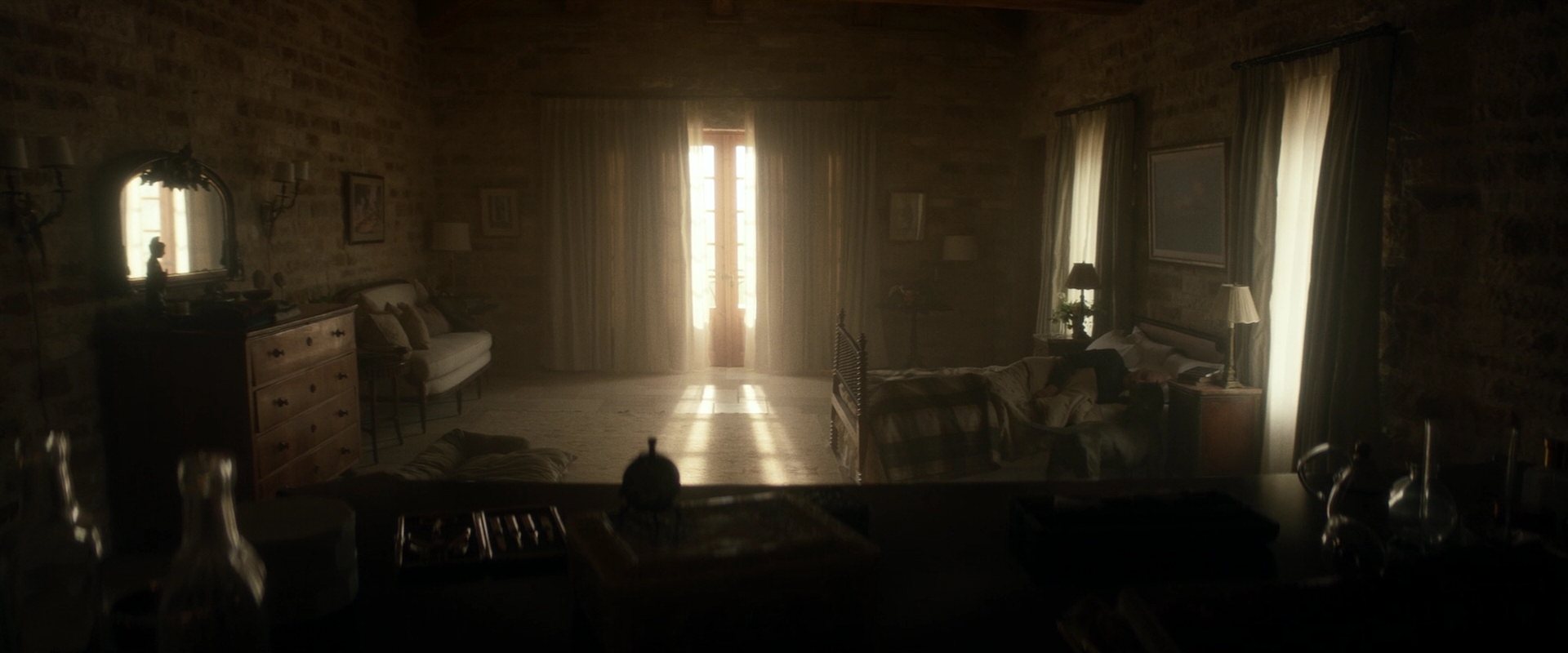 extant_StarTrek_PIC_1x01-Remembrance_0360.jpg