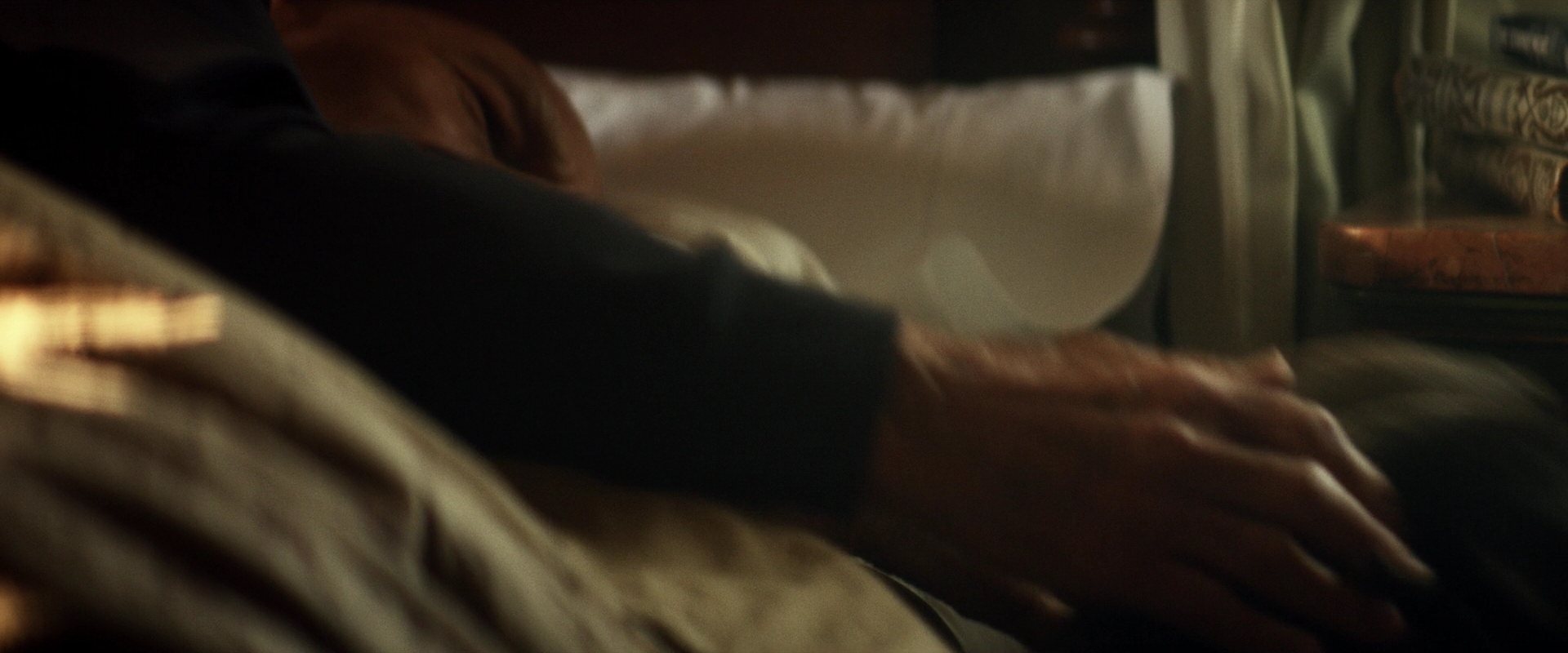 extant_StarTrek_PIC_1x01-Remembrance_0371.jpg