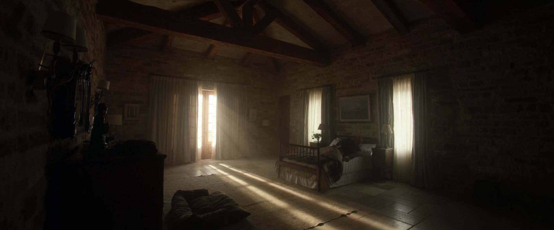 extant_StarTrek_PIC_1x01-Remembrance_0384.jpg