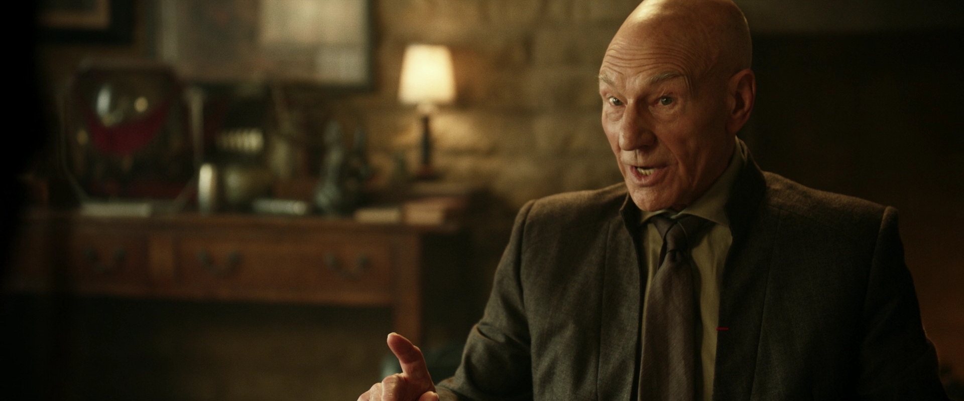 extant_StarTrek_PIC_1x01-Remembrance_1374.jpg