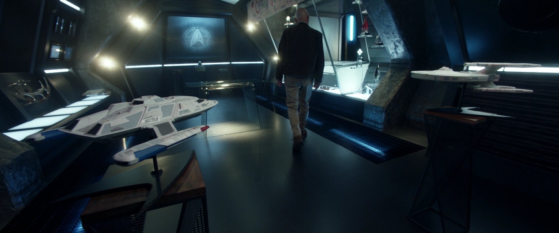 extant_StarTrek_PIC_1x01-Remembrance_2768.jpg