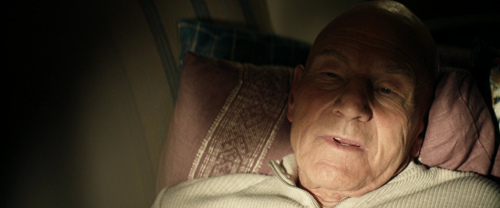 extant_StarTrek_PIC_1x01-Remembrance_3931.jpg