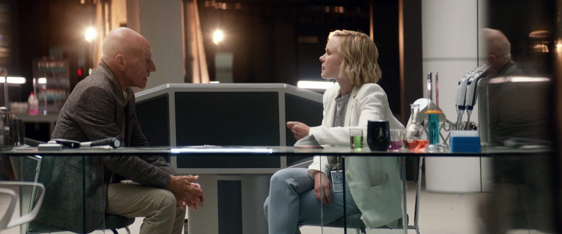 extant_StarTrek_PIC_1x01-Remembrance_4400.jpg