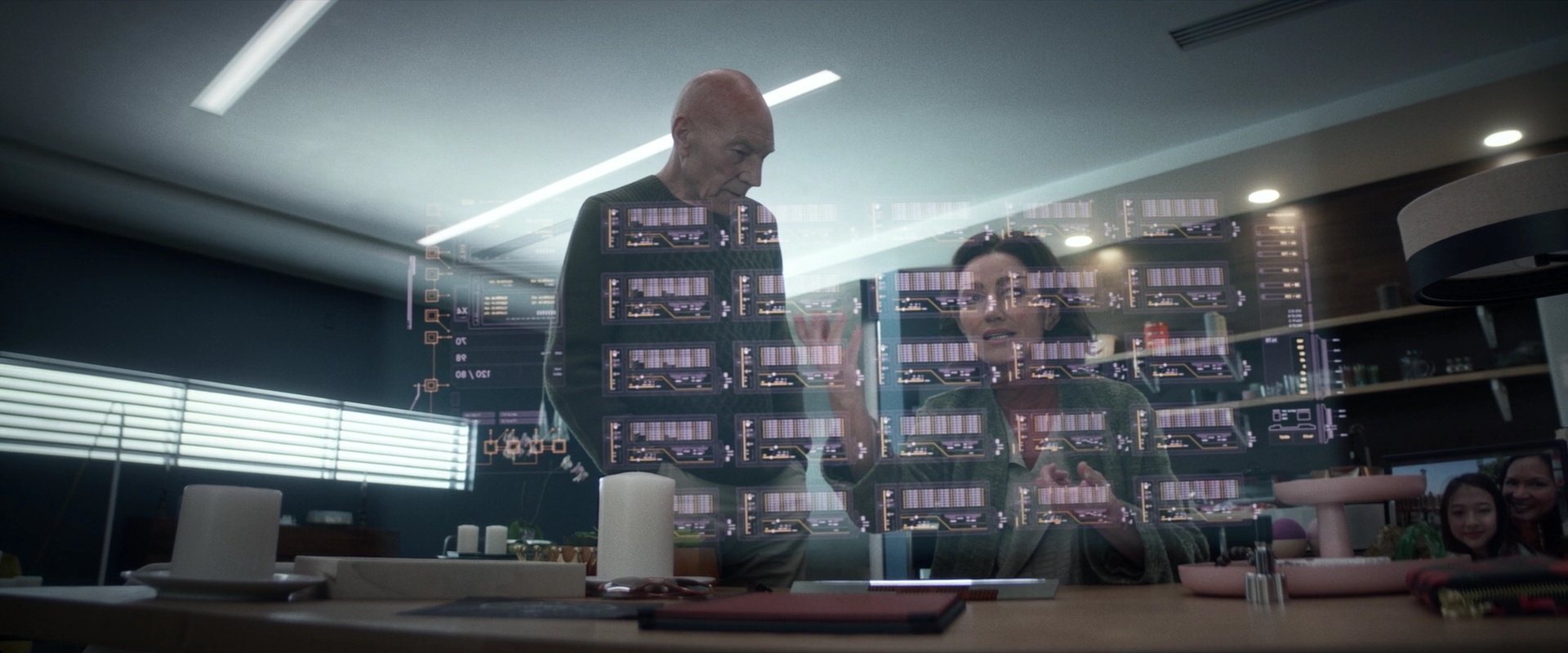 extant_StarTrek_PIC_1x02-MapsAndLegends_1376.jpg