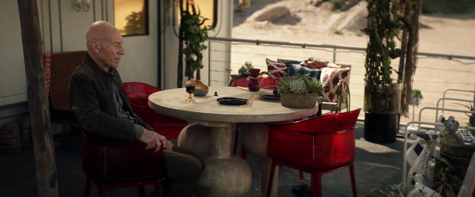 extant_StarTrek_PIC_1x03-TheEndIsTheBeginning_1210.jpg