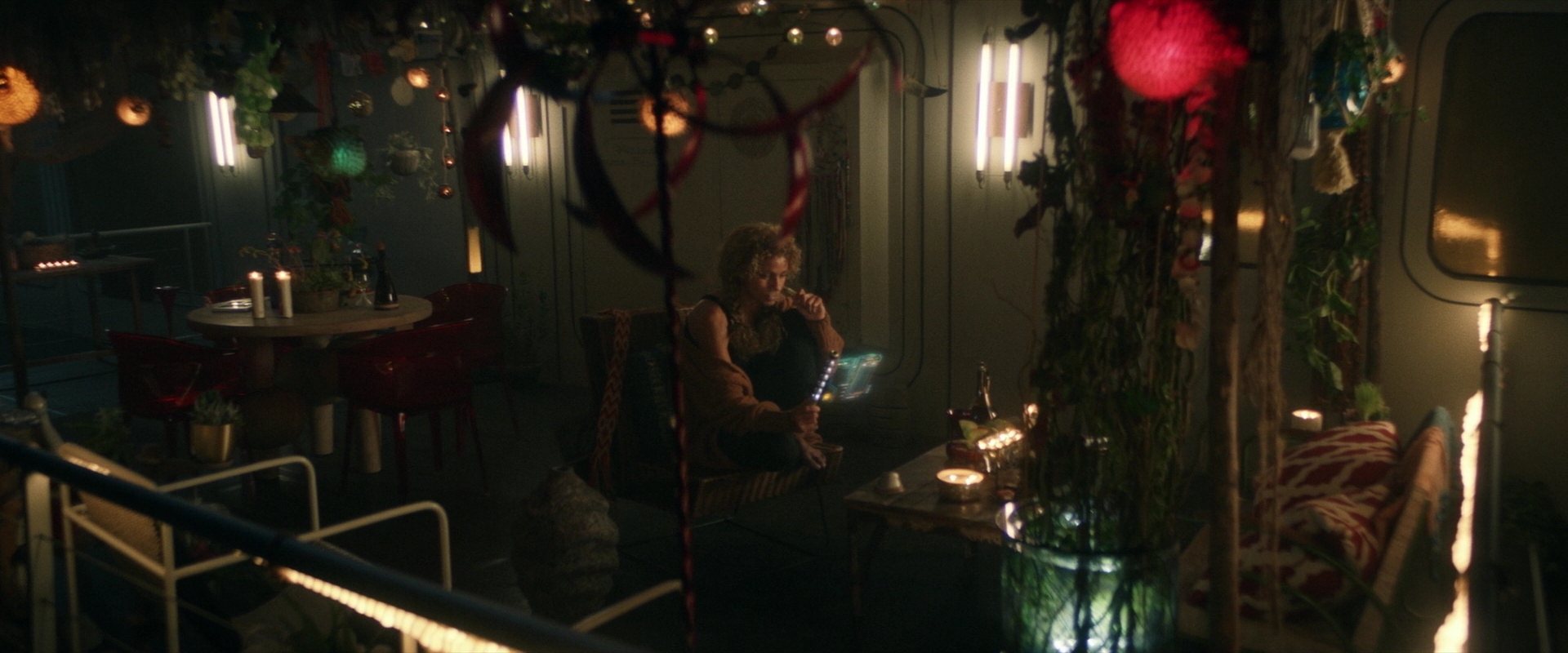 extant_StarTrek_PIC_1x03-TheEndIsTheBeginning_2006.jpg