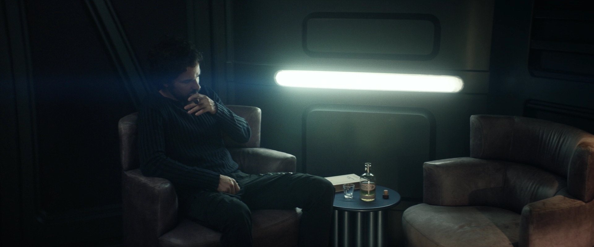 extant_StarTrek_PIC_1x03-TheEndIsTheBeginning_2718.jpg