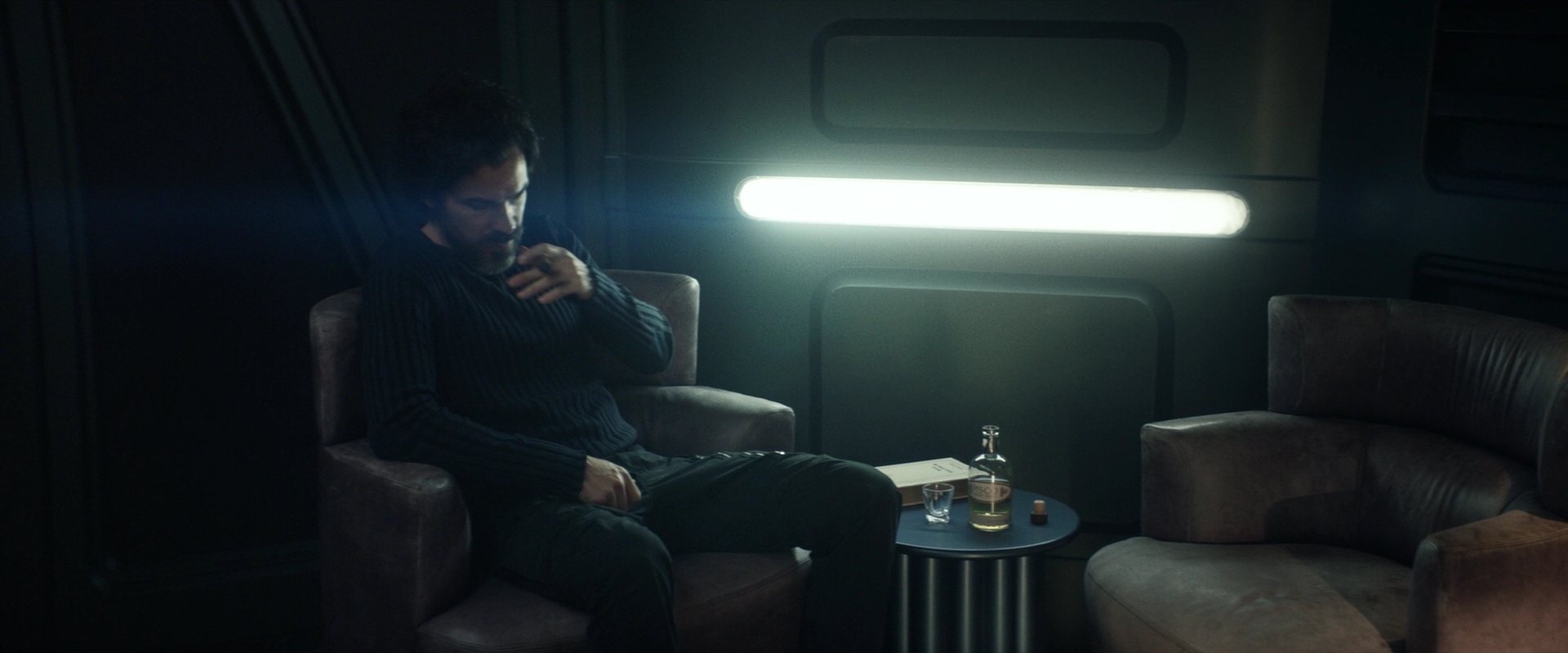extant_StarTrek_PIC_1x03-TheEndIsTheBeginning_2720.jpg