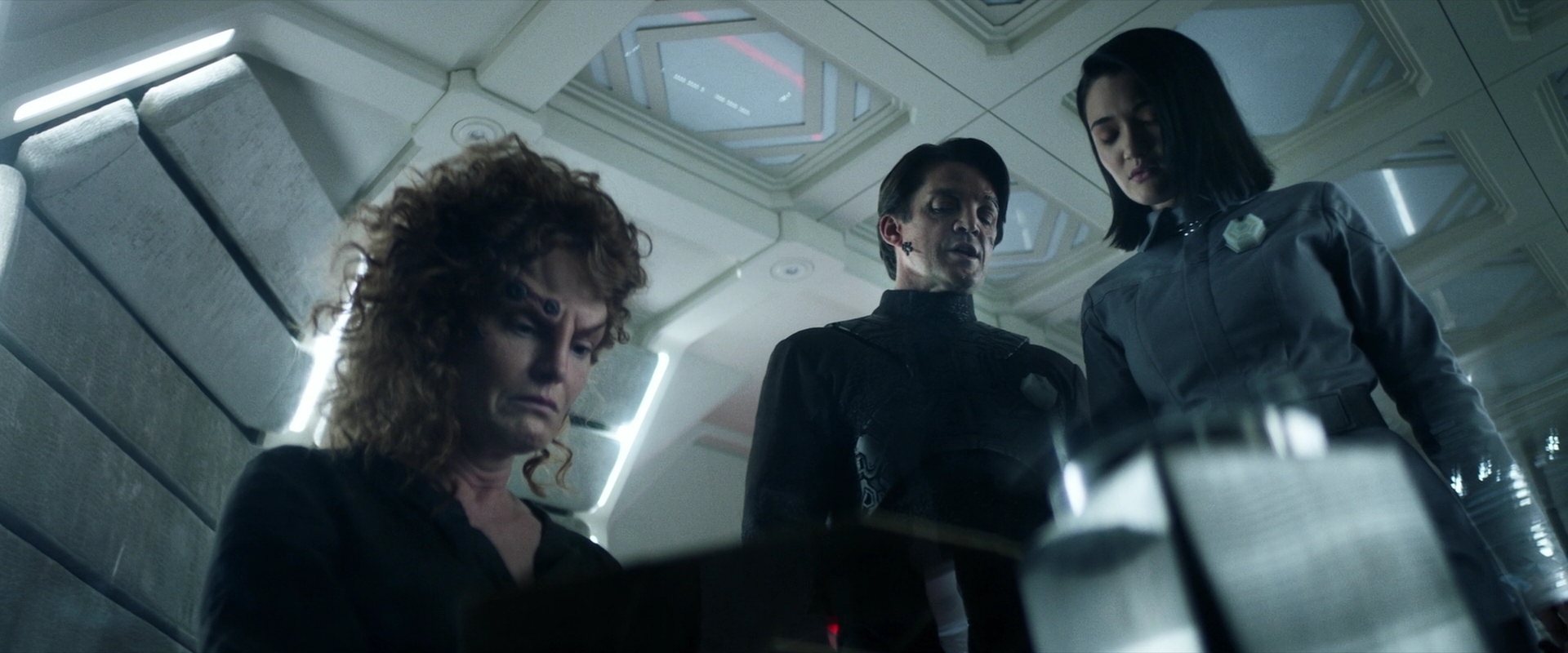 extant_StarTrek_PIC_1x03-TheEndIsTheBeginning_2912.jpg