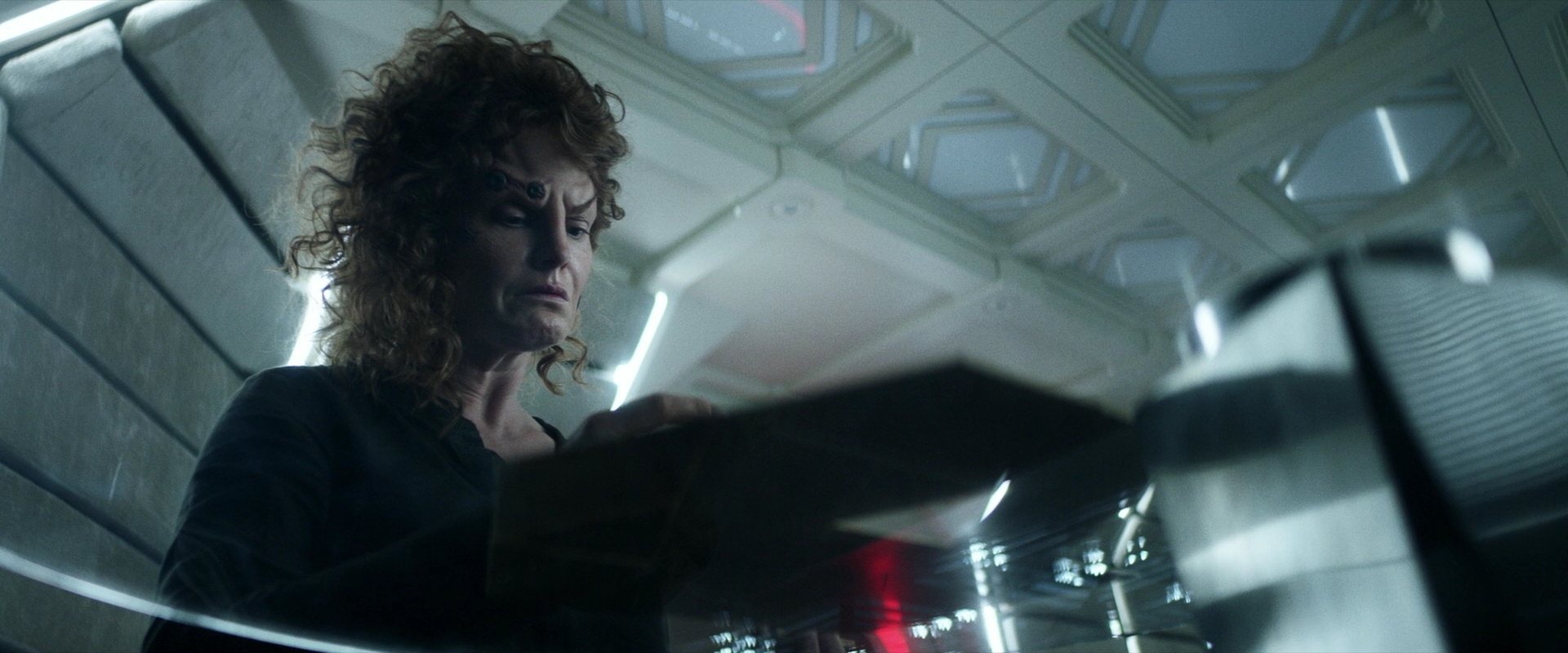 extant_StarTrek_PIC_1x03-TheEndIsTheBeginning_3390.jpg
