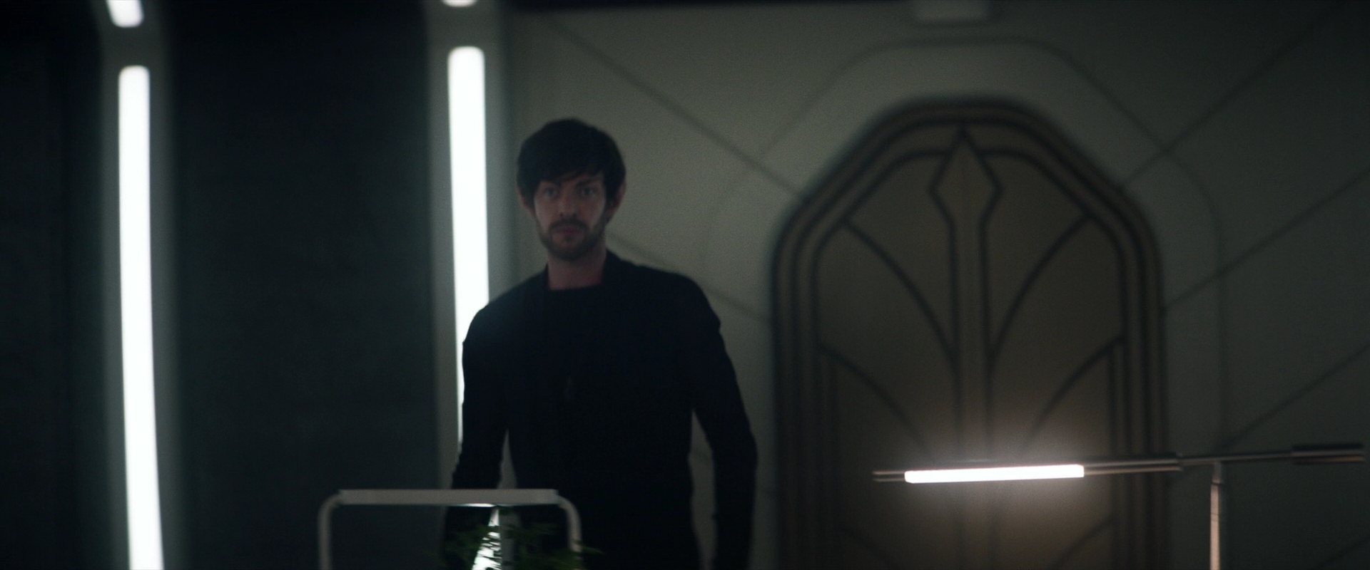 extant_StarTrek_PIC_1x03-TheEndIsTheBeginning_3979.jpg