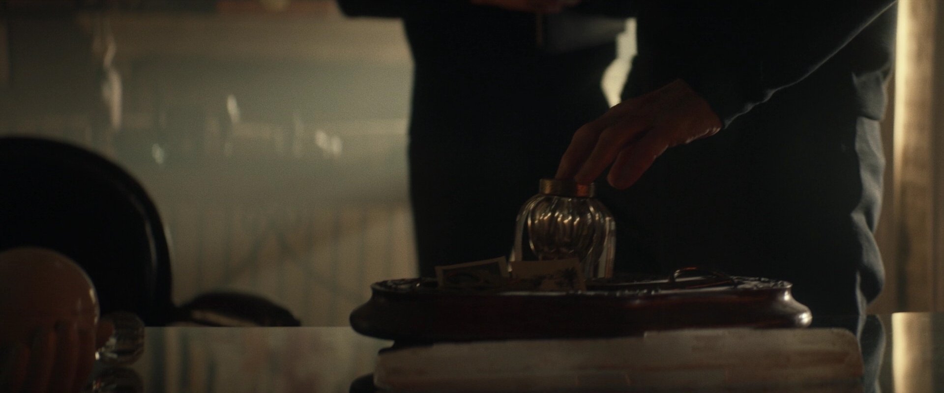 extant_StarTrek_PIC_1x04-AbsoluteCandor_1174.jpg