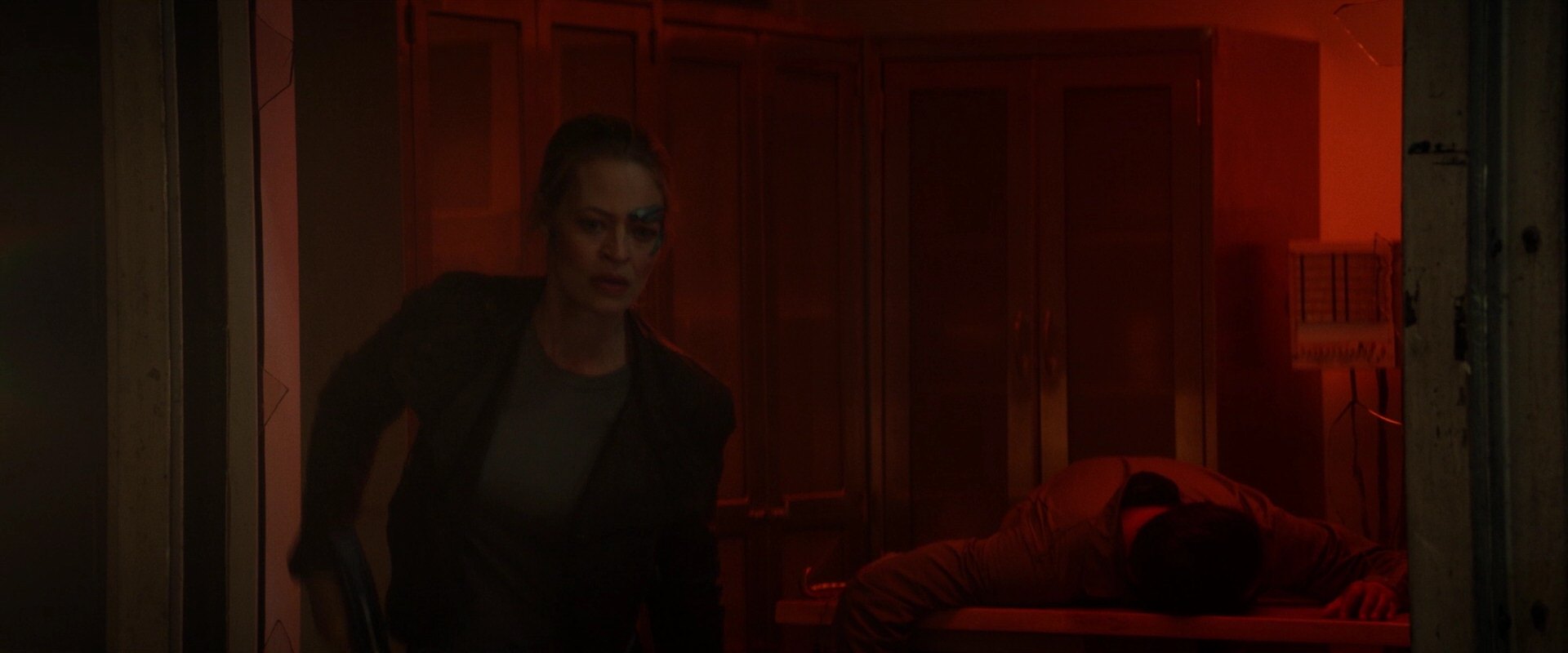 extant_StarTrek_PIC_1x05-StardustCityRag_0304.jpg