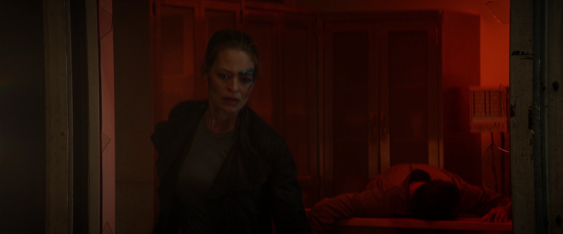 extant_StarTrek_PIC_1x05-StardustCityRag_0305.jpg