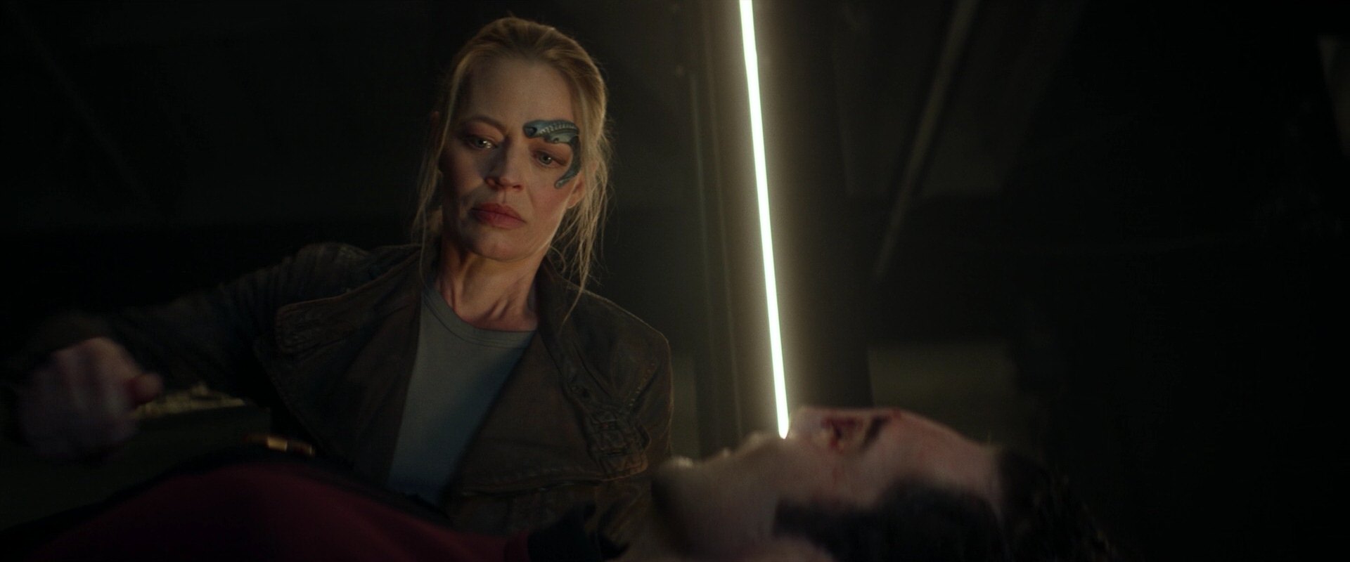 extant_StarTrek_PIC_1x05-StardustCityRag_0320.jpg