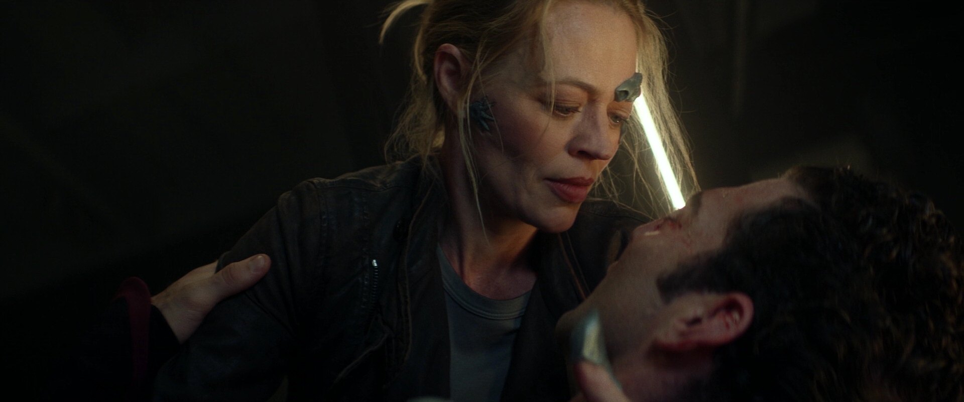 extant_StarTrek_PIC_1x05-StardustCityRag_0348.jpg