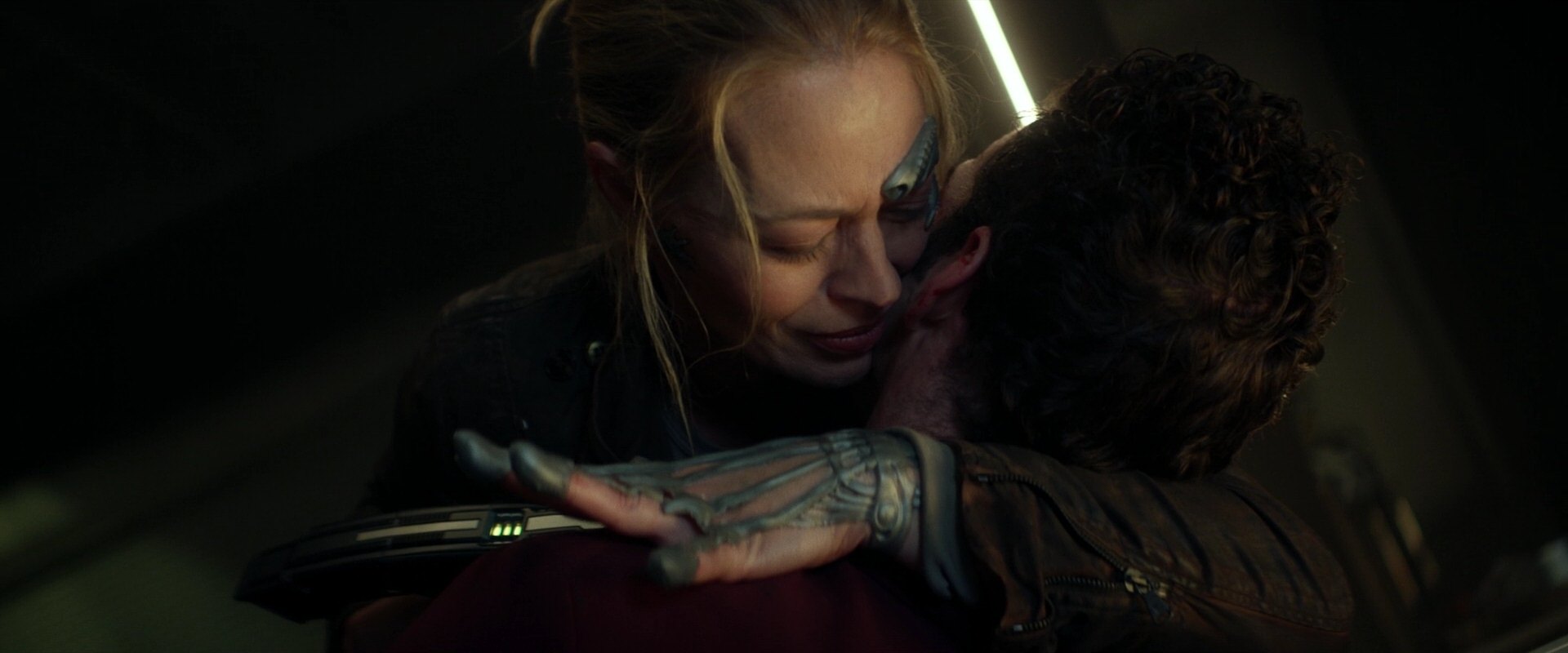 extant_StarTrek_PIC_1x05-StardustCityRag_0386.jpg