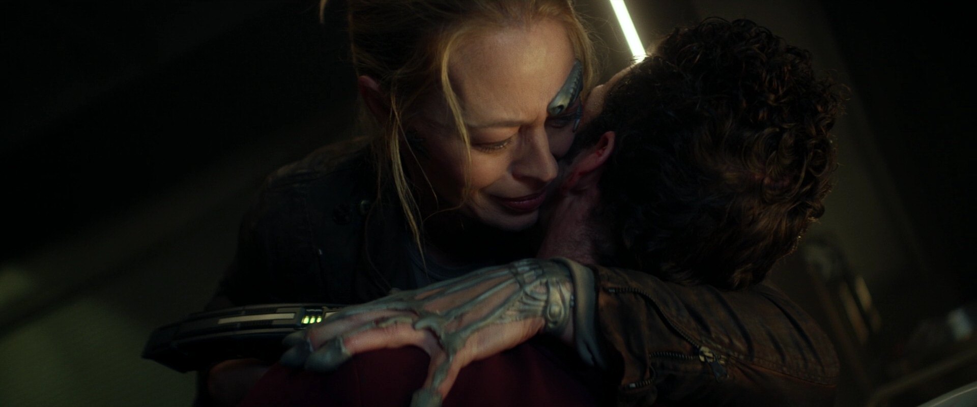 extant_StarTrek_PIC_1x05-StardustCityRag_0387.jpg