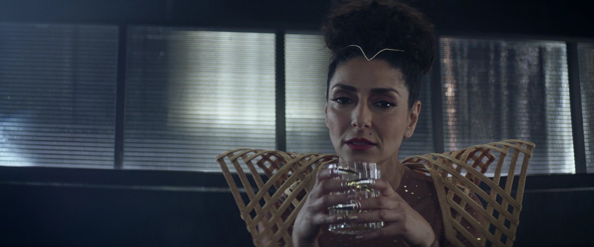 extant_StarTrek_PIC_1x05-StardustCityRag_0689.jpg