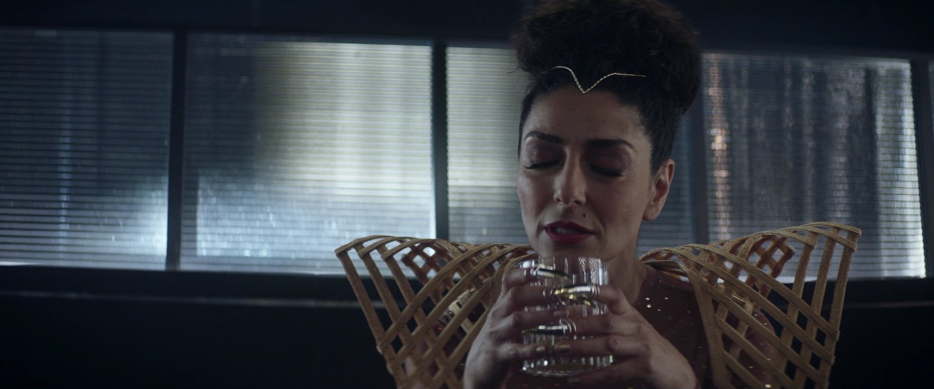 extant_StarTrek_PIC_1x05-StardustCityRag_0697.jpg