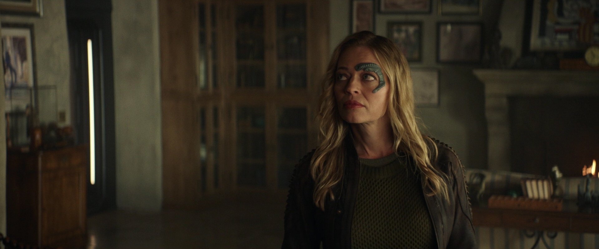 extant_StarTrek_PIC_1x05-StardustCityRag_0945.jpg