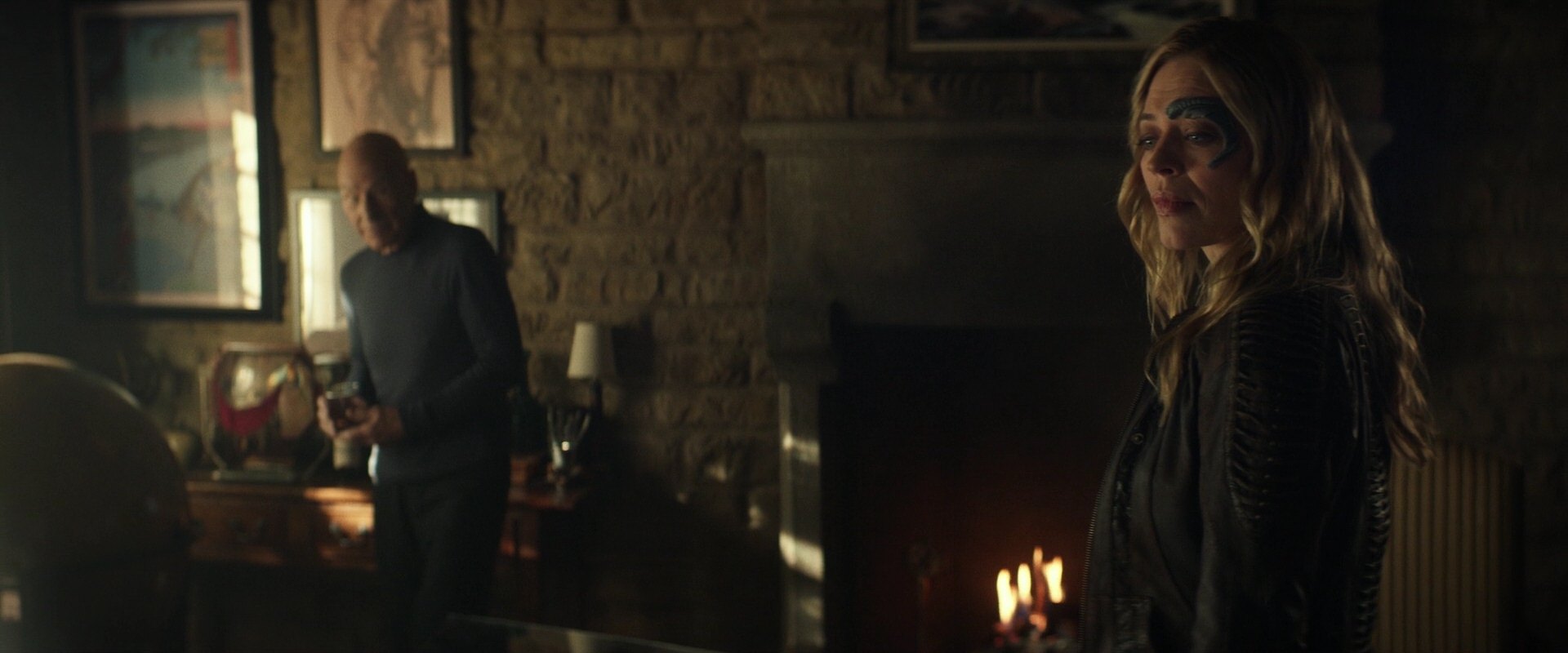extant_StarTrek_PIC_1x05-StardustCityRag_0956.jpg