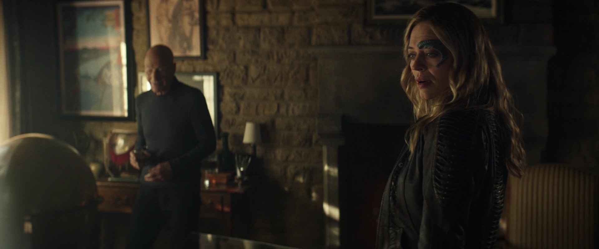 extant_StarTrek_PIC_1x05-StardustCityRag_0958.jpg