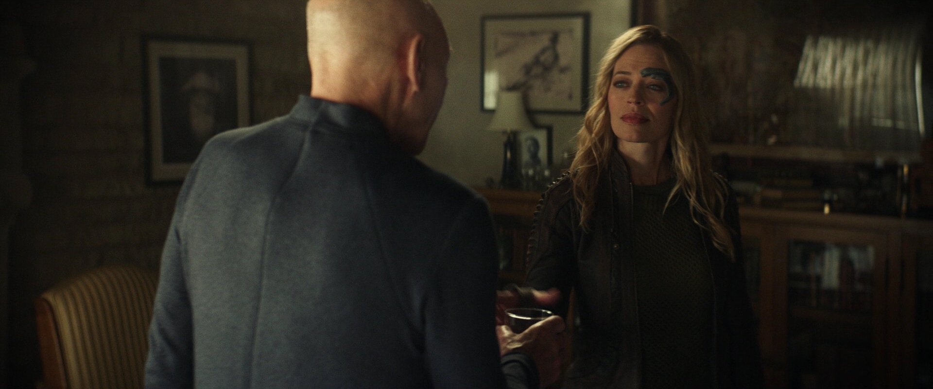 extant_StarTrek_PIC_1x05-StardustCityRag_0966.jpg