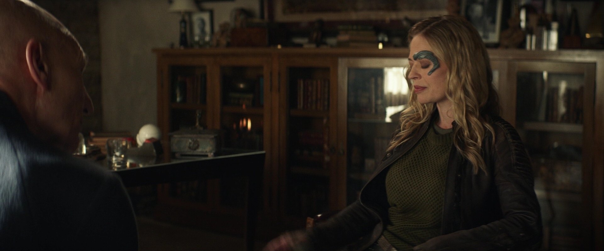 extant_StarTrek_PIC_1x05-StardustCityRag_1022.jpg