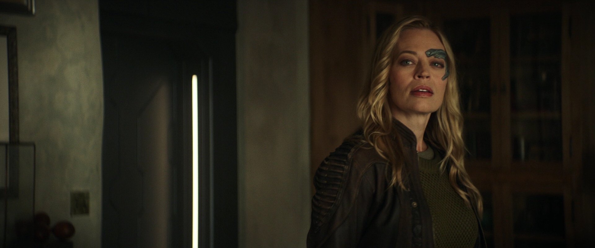 extant_StarTrek_PIC_1x05-StardustCityRag_1135.jpg