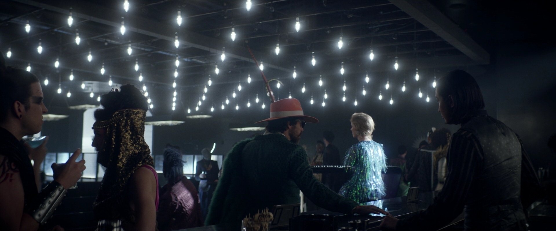 extant_StarTrek_PIC_1x05-StardustCityRag_1915.jpg