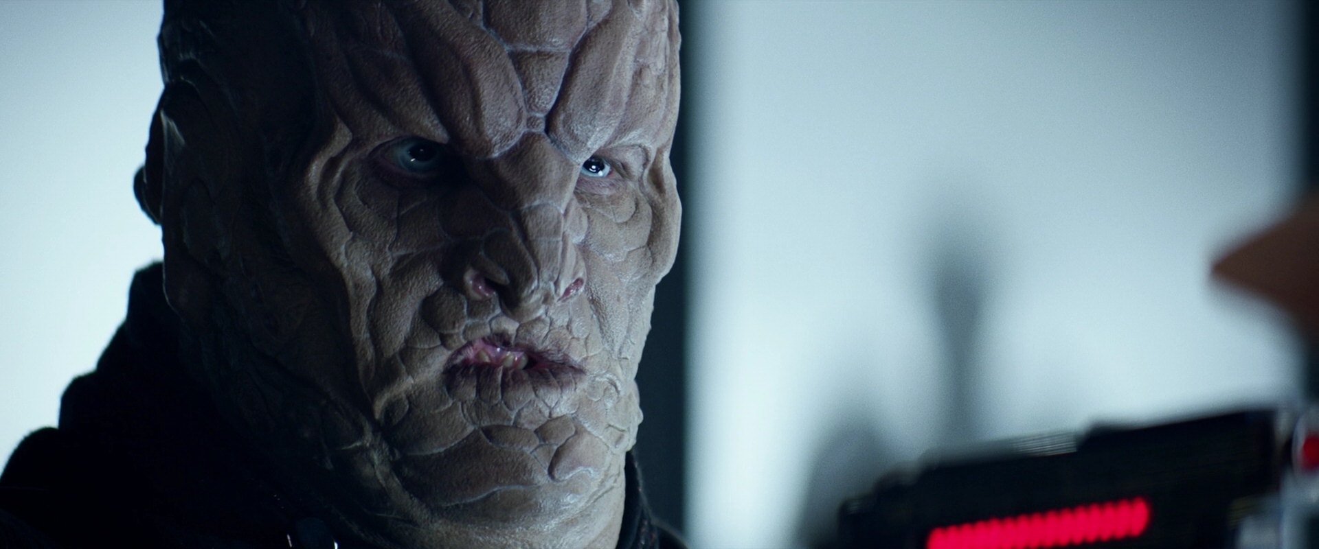 extant_StarTrek_PIC_1x05-StardustCityRag_2176.jpg