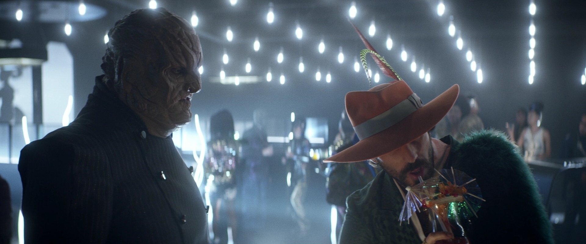 extant_StarTrek_PIC_1x05-StardustCityRag_2224.jpg