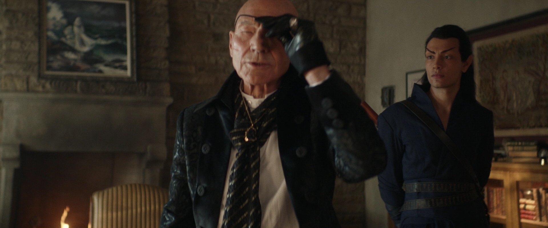 extant_StarTrek_PIC_1x05-StardustCityRag_2261.jpg