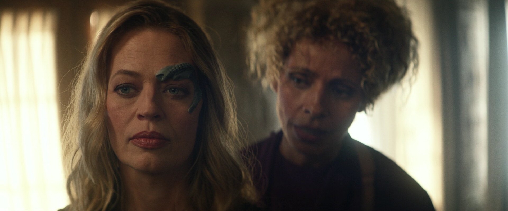extant_StarTrek_PIC_1x05-StardustCityRag_2338.jpg