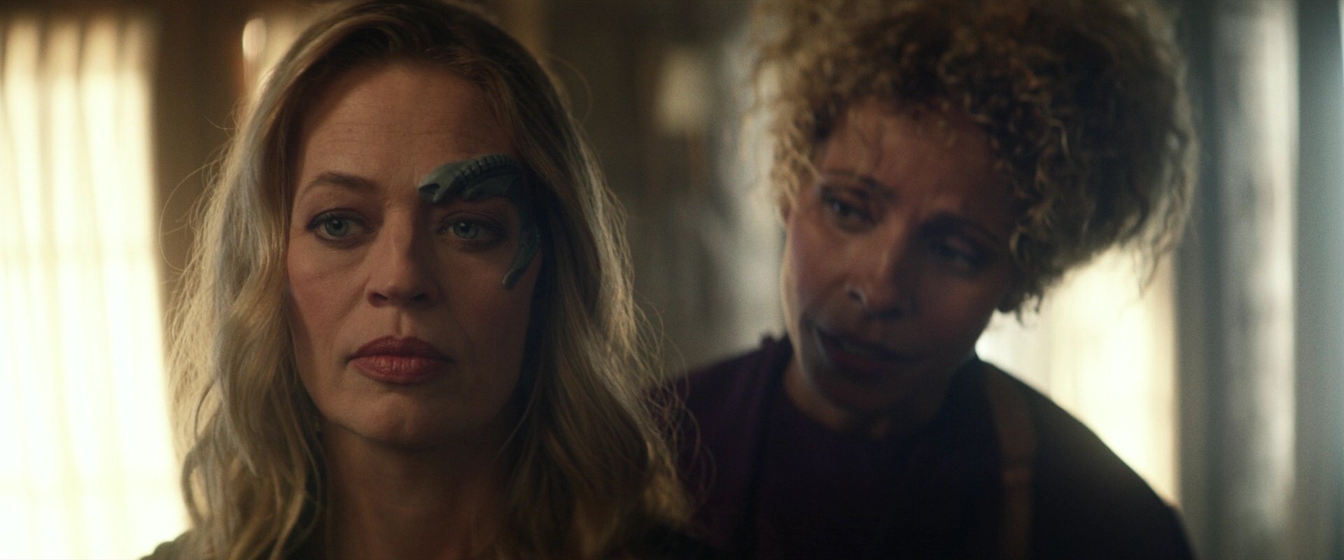 extant_StarTrek_PIC_1x05-StardustCityRag_2339.jpg