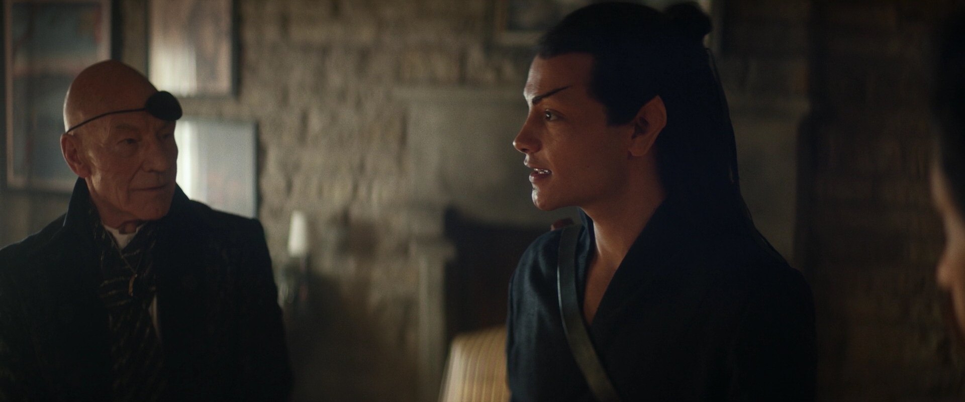 extant_StarTrek_PIC_1x05-StardustCityRag_2387.jpg