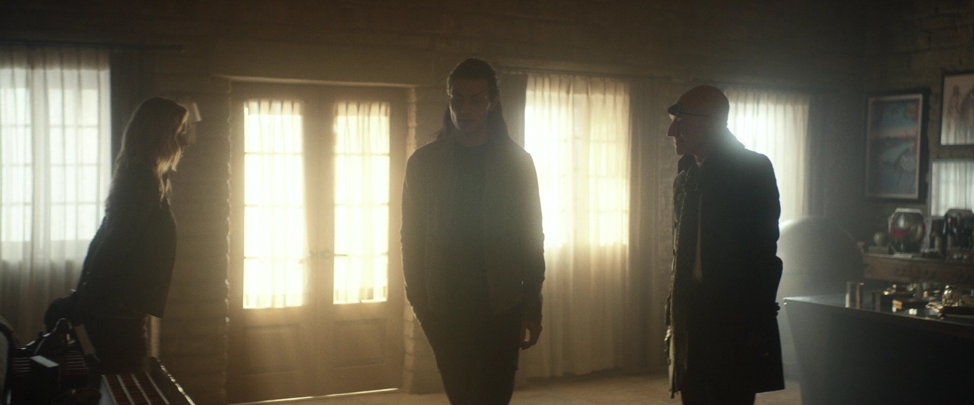 extant_StarTrek_PIC_1x05-StardustCityRag_2443.jpg