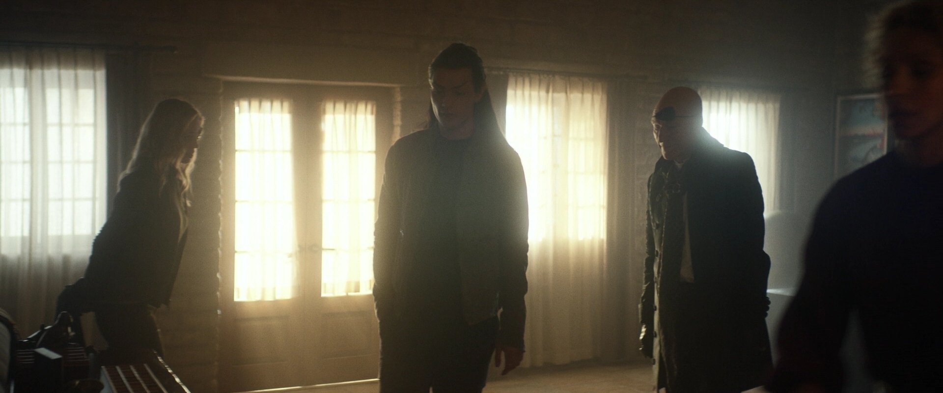 extant_StarTrek_PIC_1x05-StardustCityRag_2444.jpg