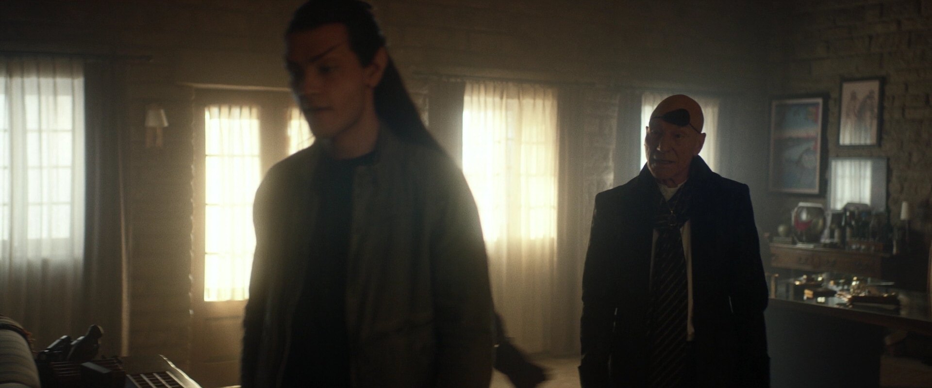 extant_StarTrek_PIC_1x05-StardustCityRag_2447.jpg