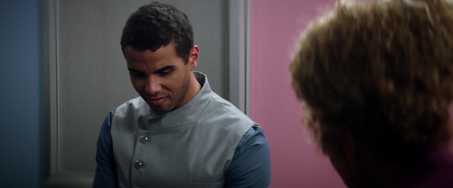 extant_StarTrek_PIC_1x05-StardustCityRag_2847.jpg