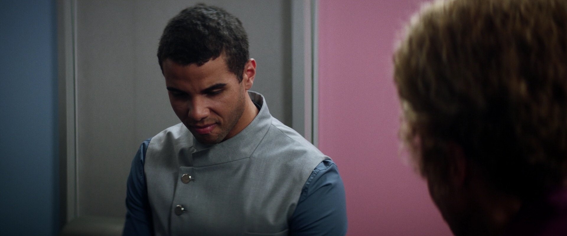 extant_StarTrek_PIC_1x05-StardustCityRag_2849.jpg