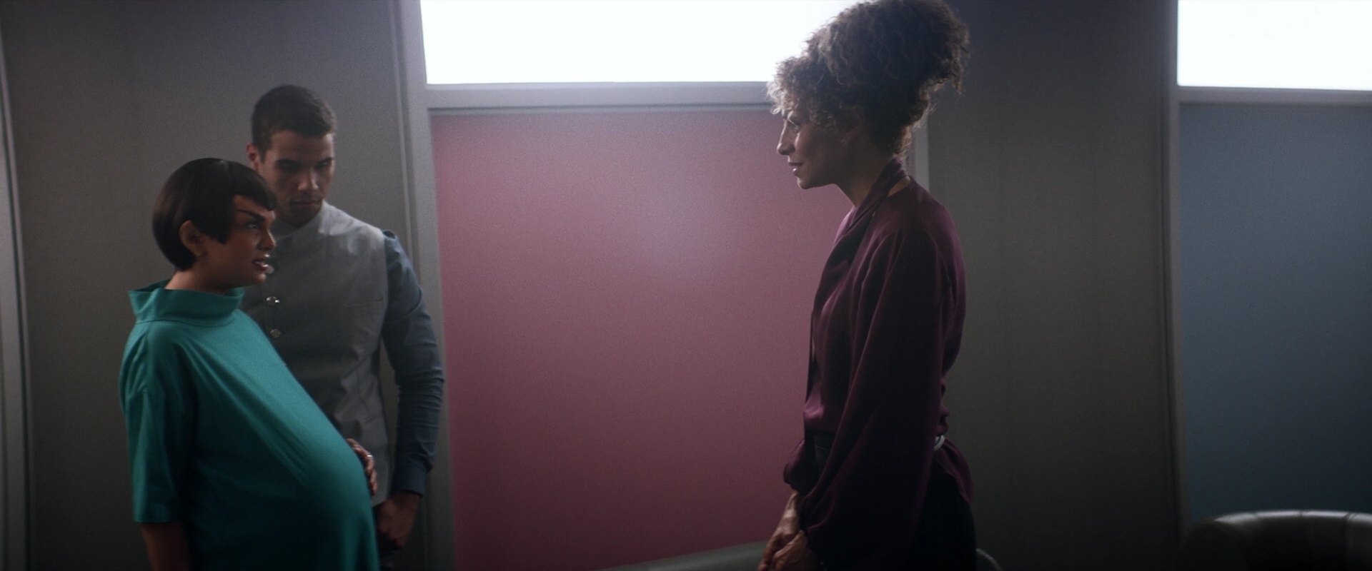 extant_StarTrek_PIC_1x05-StardustCityRag_3027.jpg