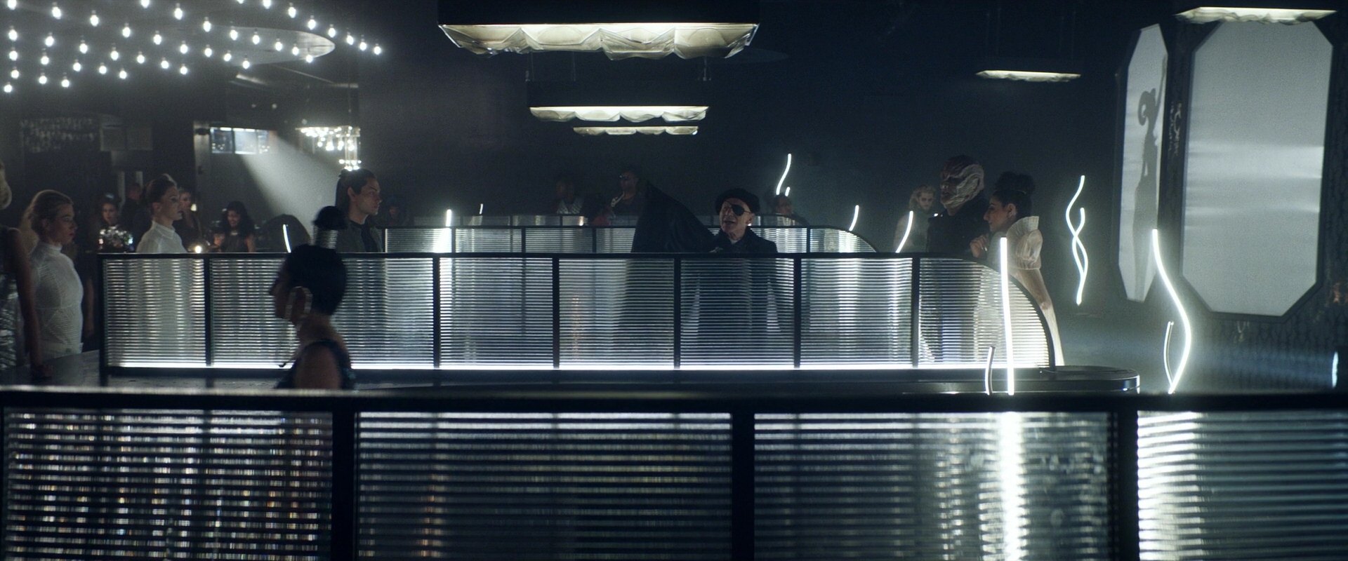 extant_StarTrek_PIC_1x05-StardustCityRag_3123.jpg