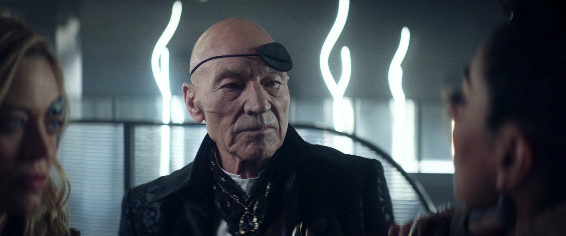 extant_StarTrek_PIC_1x05-StardustCityRag_3531.jpg