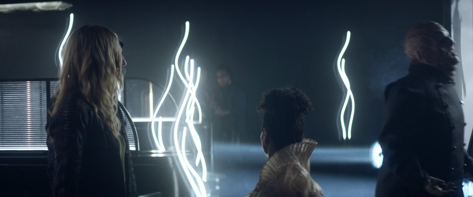extant_StarTrek_PIC_1x05-StardustCityRag_3751.jpg