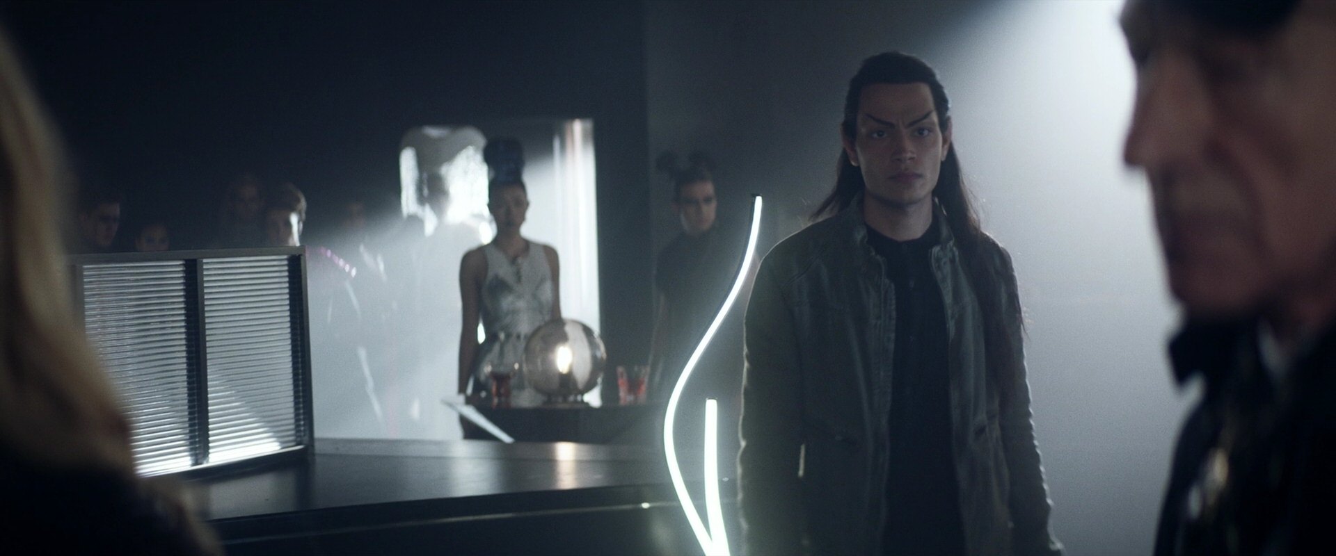 extant_StarTrek_PIC_1x05-StardustCityRag_3794.jpg
