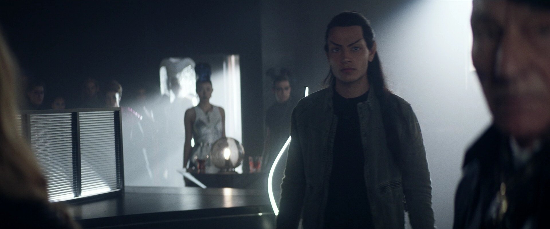 extant_StarTrek_PIC_1x05-StardustCityRag_3795.jpg
