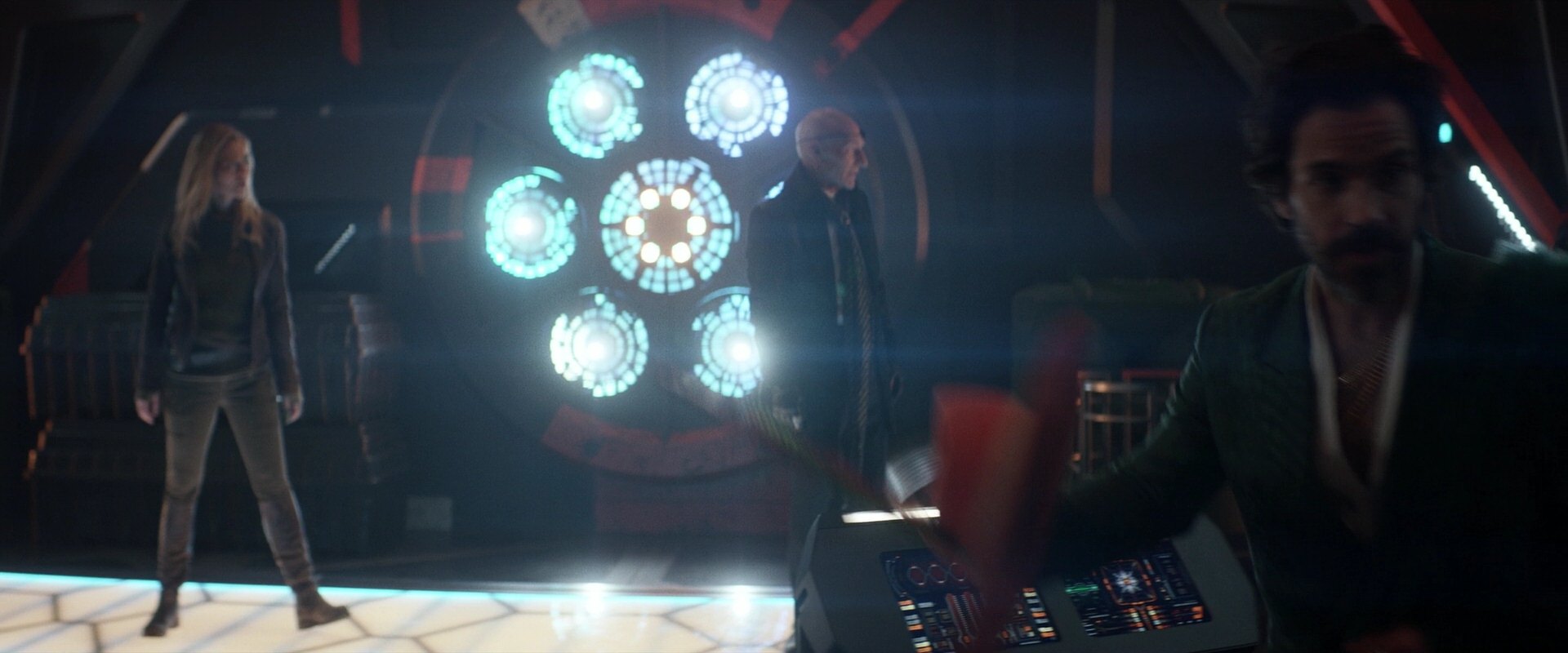 extant_StarTrek_PIC_1x05-StardustCityRag_3890.jpg